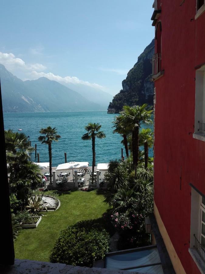 Queen Of The Lake Apartment Riva del Garda Ngoại thất bức ảnh